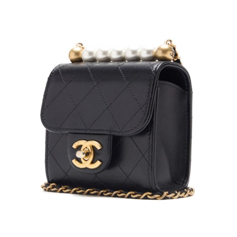 CHANEL Mini Shoulder Bag Matelasse Pearl Chain Lambskin Black Gold-Tone Hardware Pre-Owned