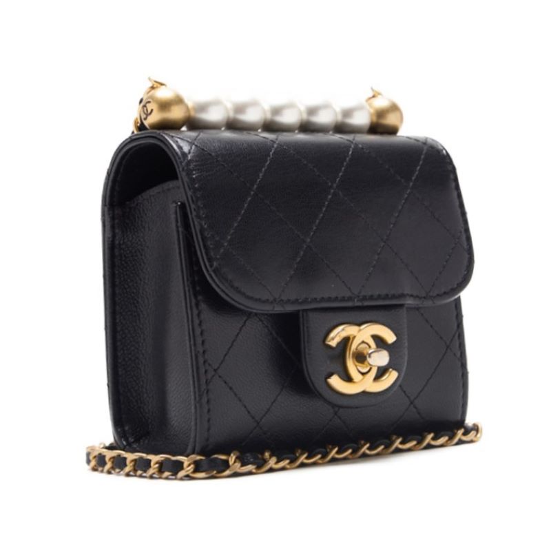 CHANEL Mini Shoulder Bag Matelasse Pearl Chain Lambskin Black Gold-Tone Hardware Pre-Owned