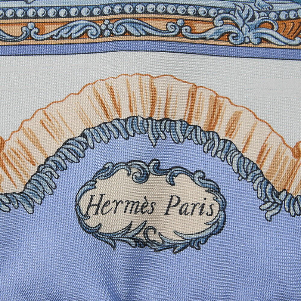 HERMES Carr? 90 Traineaux et glifsades Sled and Skate Scarf Light Blue-Tone  Pre-Owned