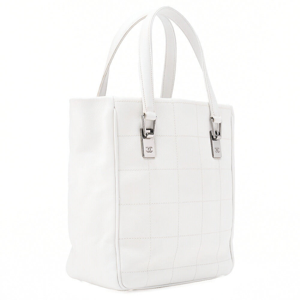 CHANEL Caviar Skin Choco Bar Handbag White Silver-Tone Hardware, Pre-Owned