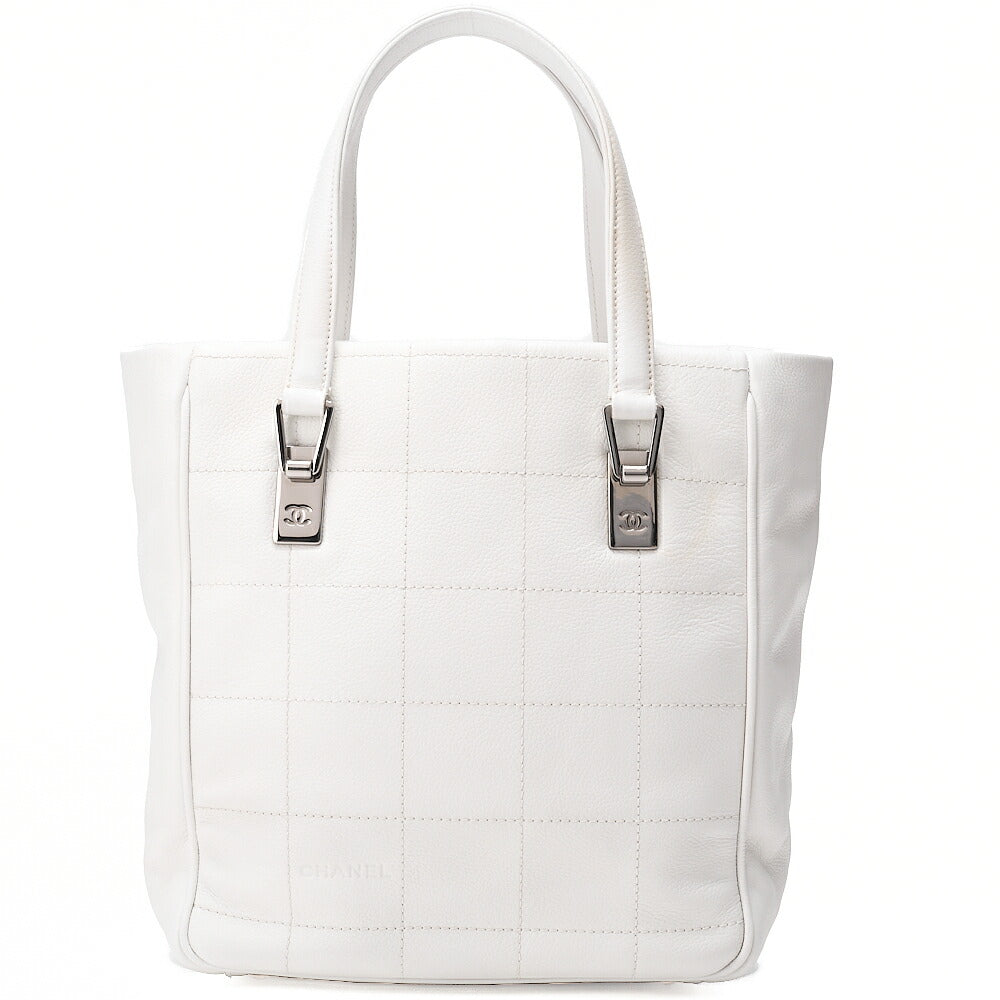 CHANEL Caviar Skin Choco Bar Handbag White Silver-Tone Hardware, Pre-Owned