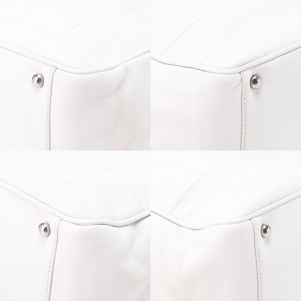 CHANEL Caviar Skin Choco Bar Handbag White Silver-Tone Hardware, Pre-Owned